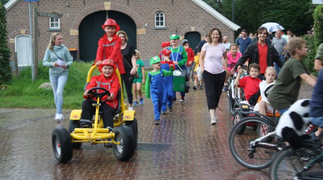 Zomerfeest optocht (vrijdag 25 augustus 2023)